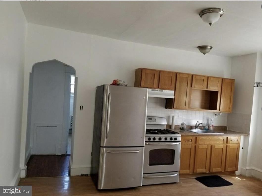 141 E Wyoming Ave #1 - Photo 6 of 13