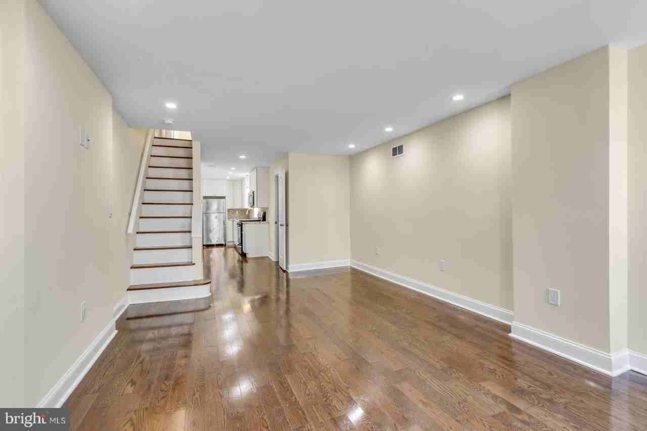 1906 E Albert St - Photo 2 of 39