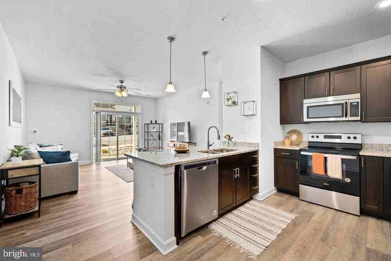 3204 Rowen Ct - Photo 7 of 28