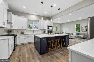 featured image of 735 N George Mason Dr