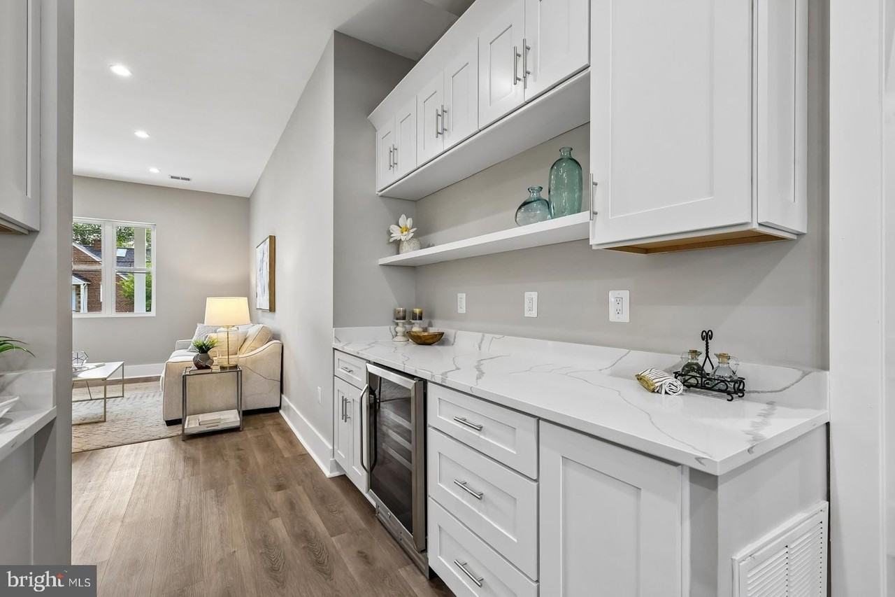 735 N George Mason Dr - Photo 5 of 50