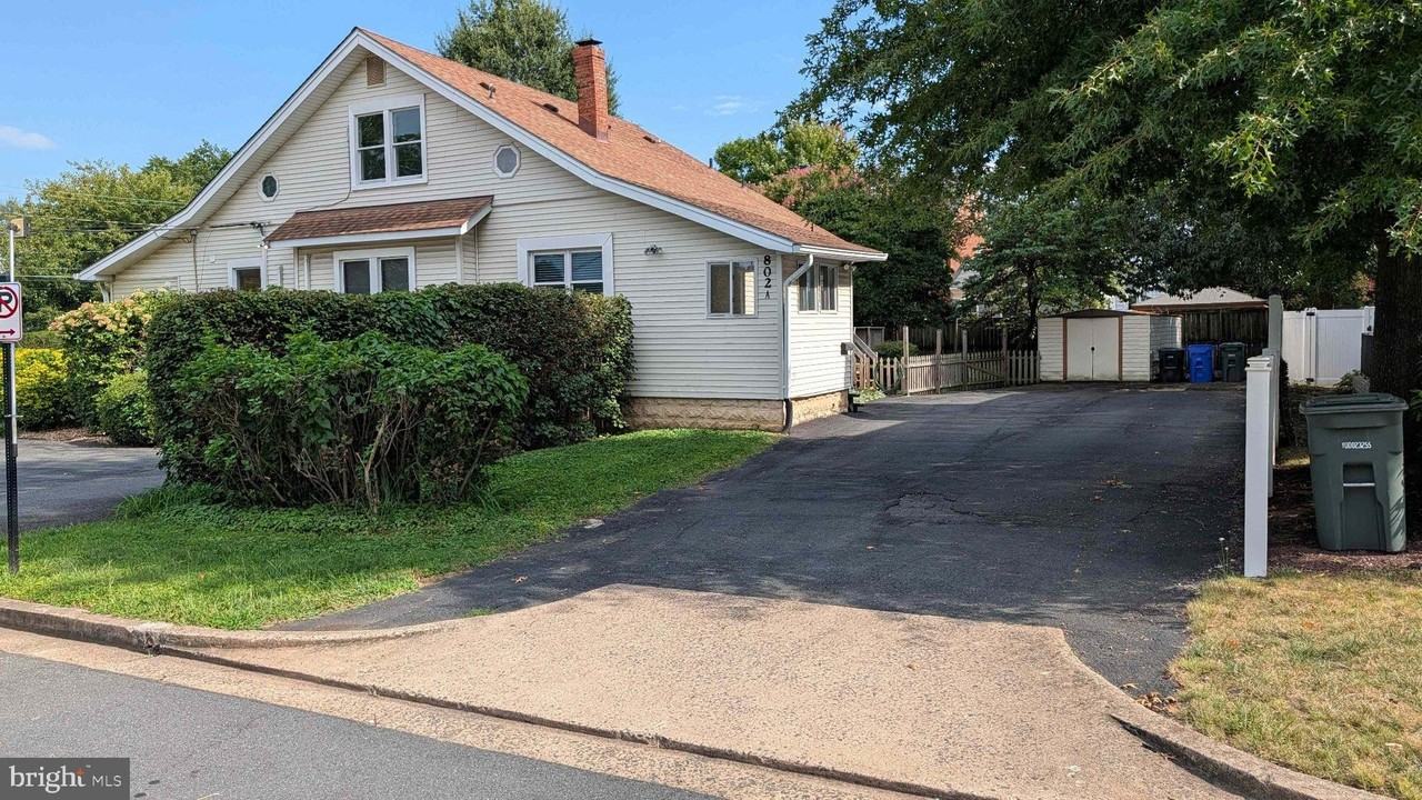 802 S Glebe Rd - Photo 2 of 36