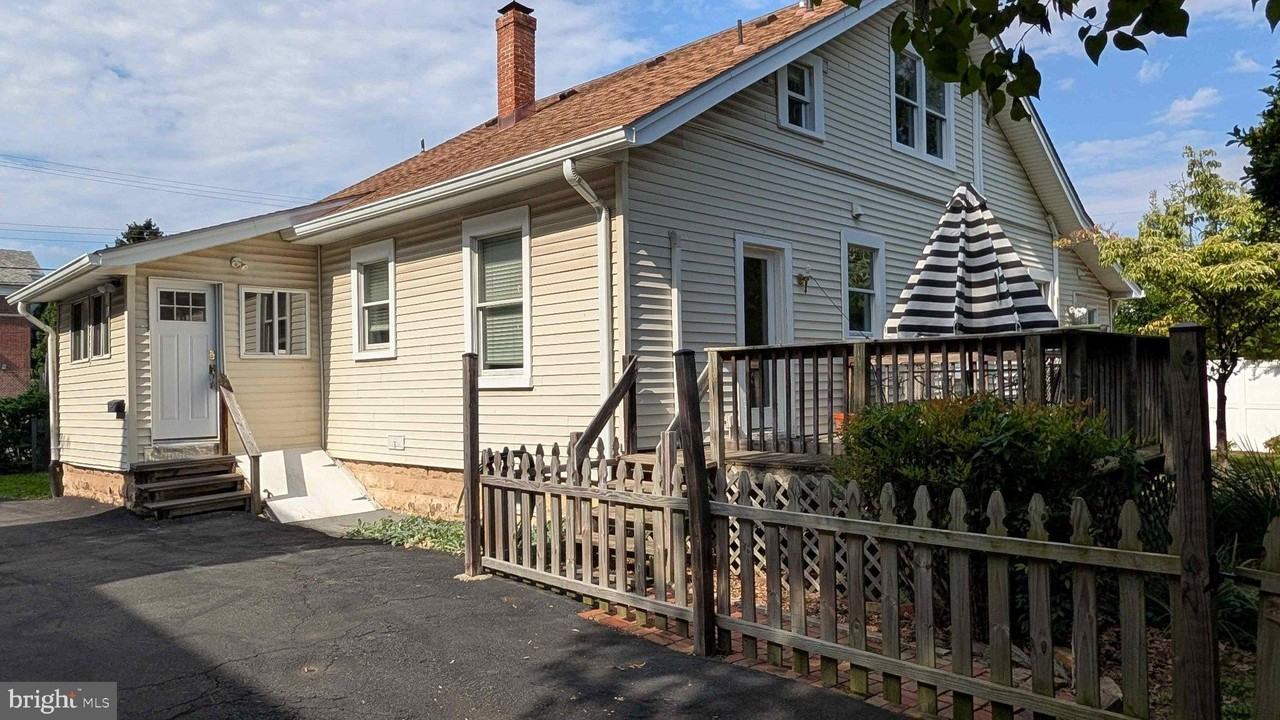 802 S Glebe Rd - Photo 3 of 36