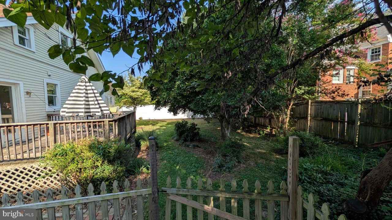 802 S Glebe Rd - Photo 4 of 36