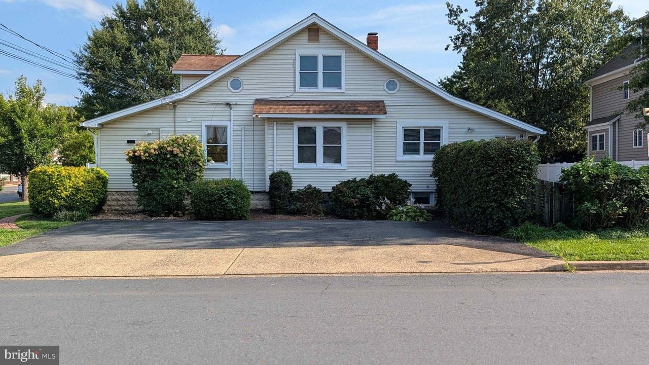 802 S Glebe Rd - Photo 7 of 36