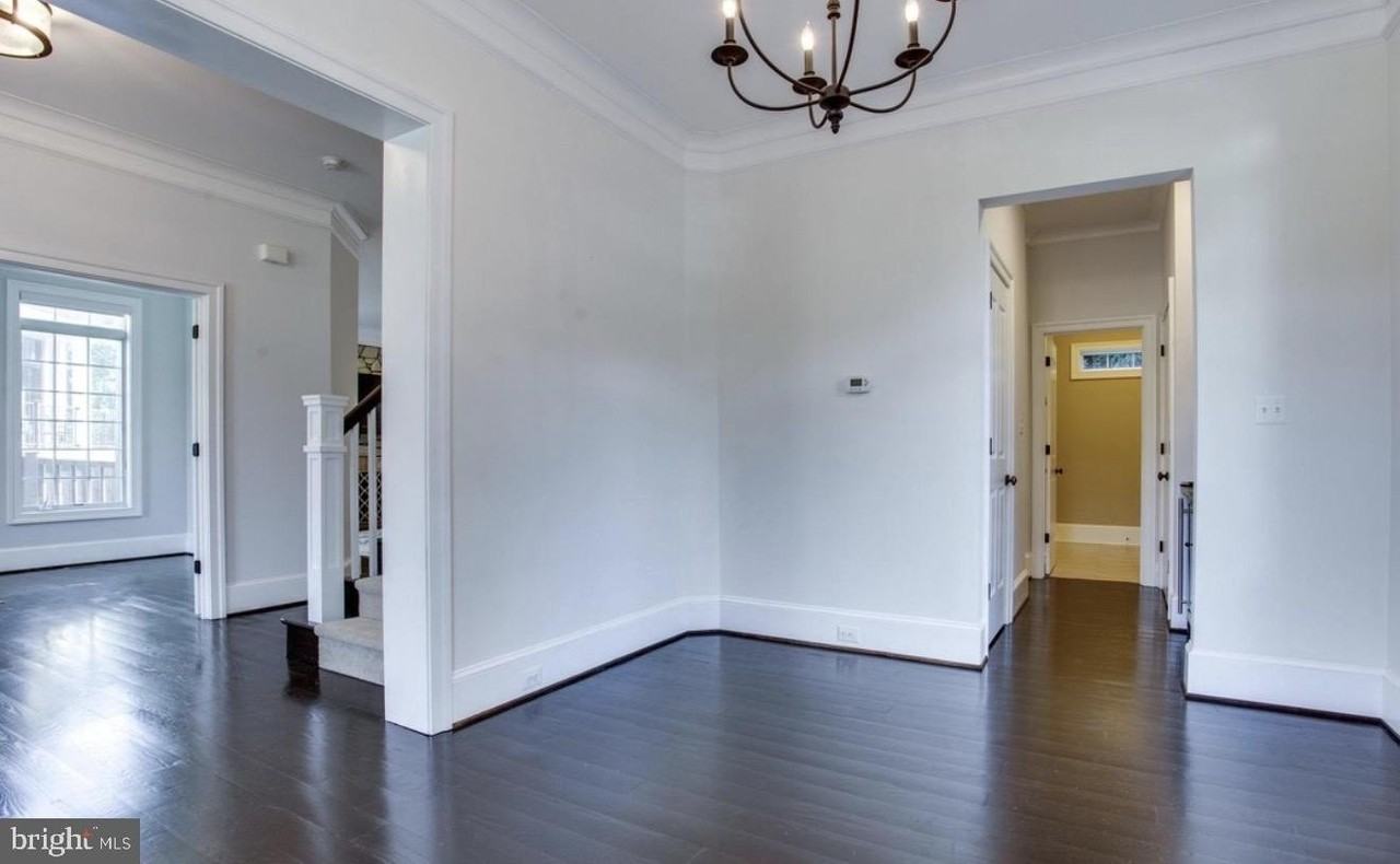 2324 N Quebec St - Photo 4 of 14