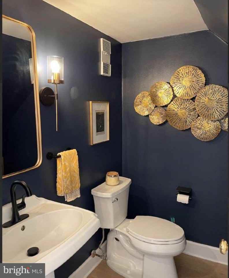 3824 Jay Ave - Photo 3 of 10