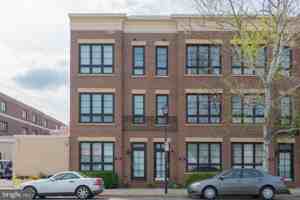 featured image of 708 N Henry St