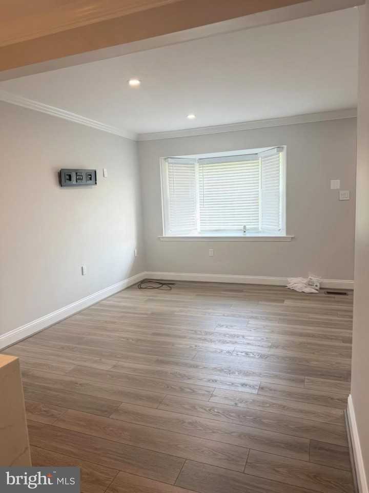 123 Cameron St - Photo 3 of 15