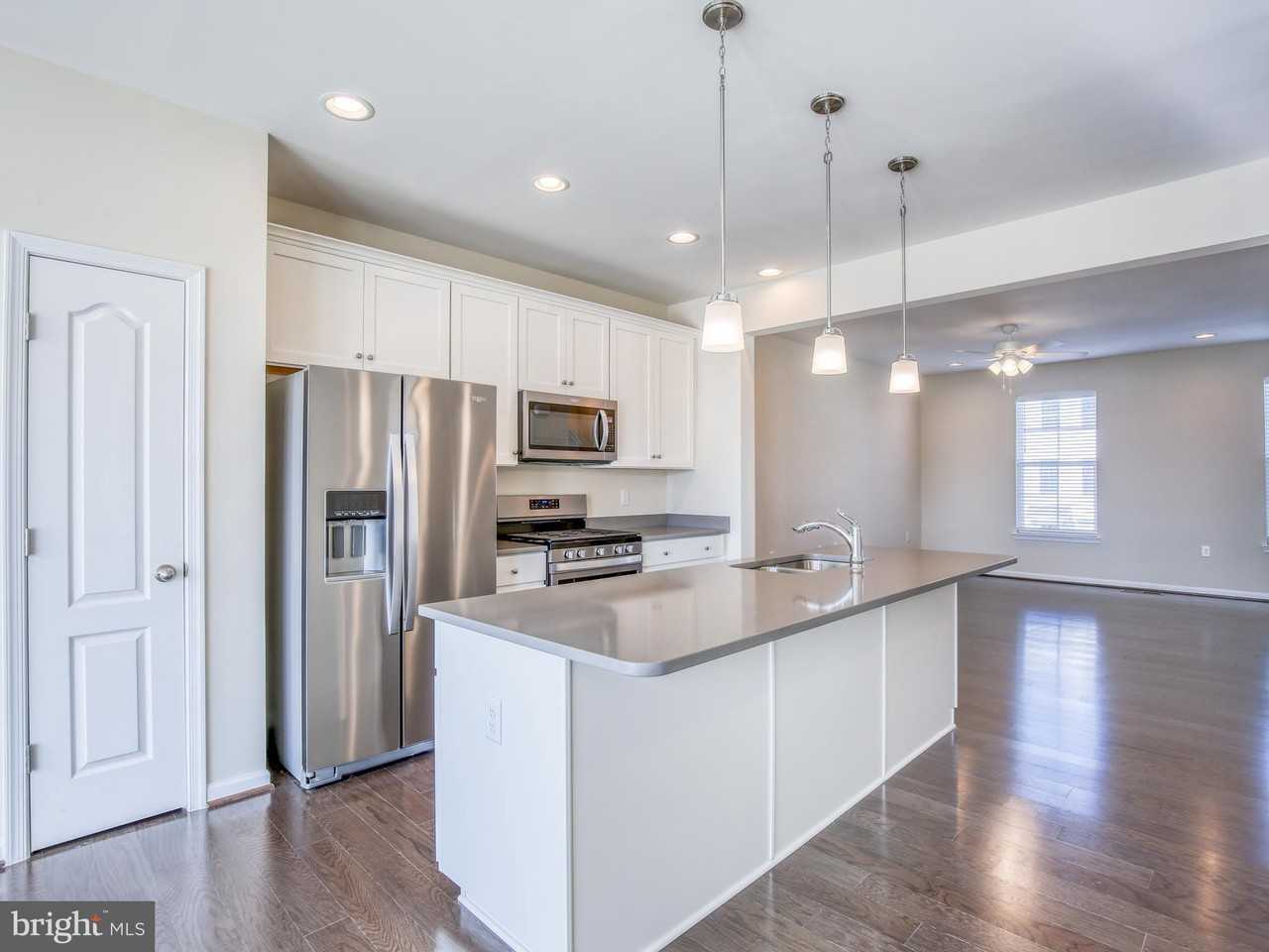 107 Alderman Way - Photo 3 of 50