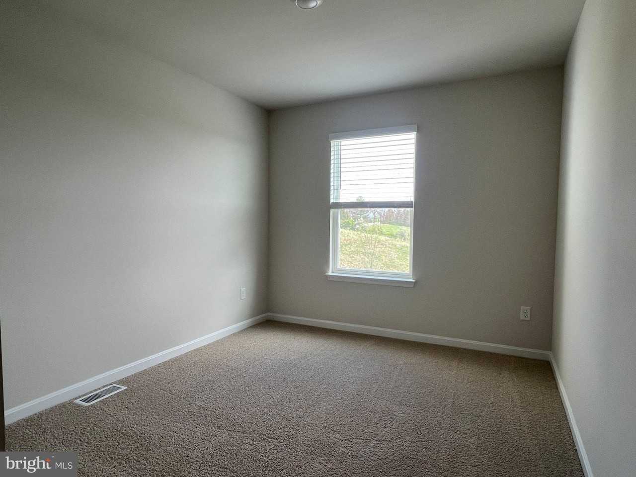 147 Tigney Dr - Photo 2 of 22