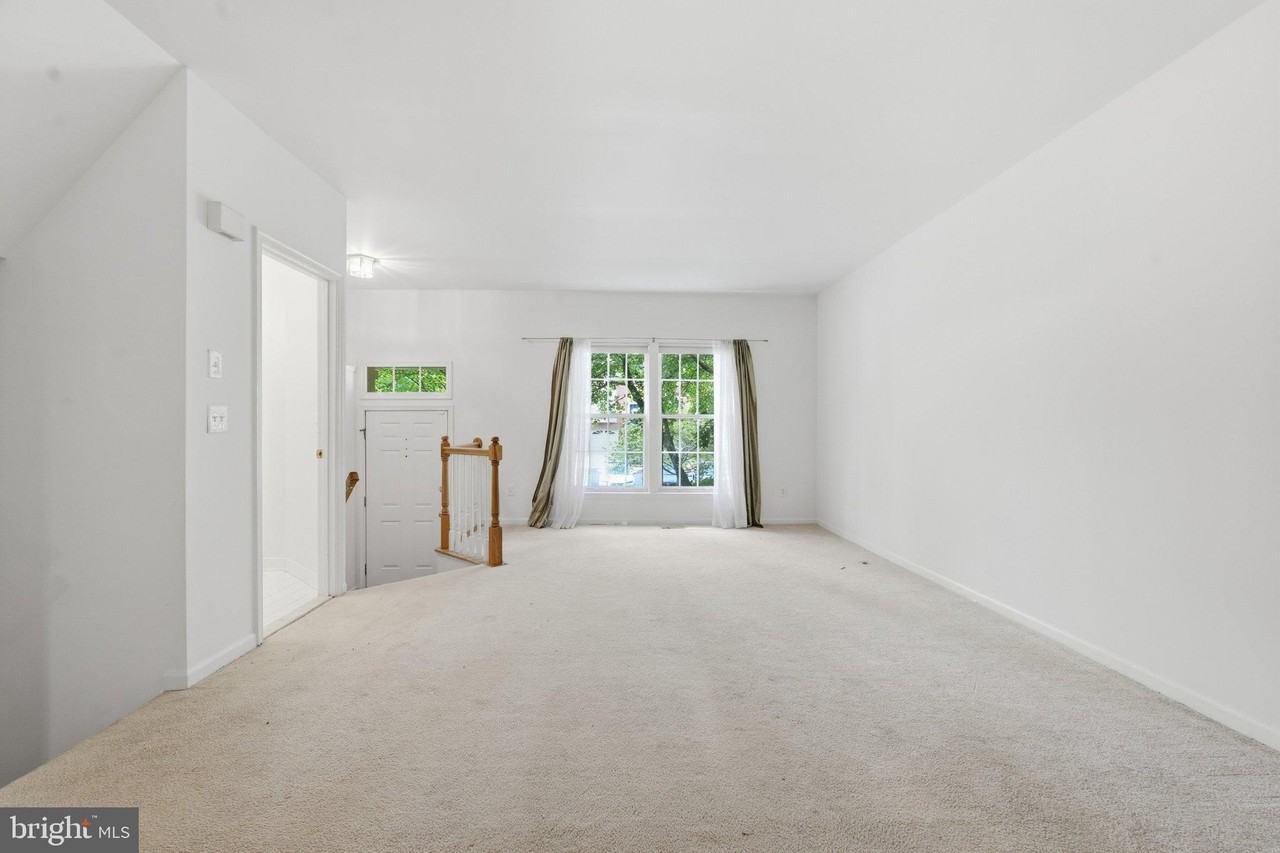 1414 Park Garden Ln - Photo 4 of 26