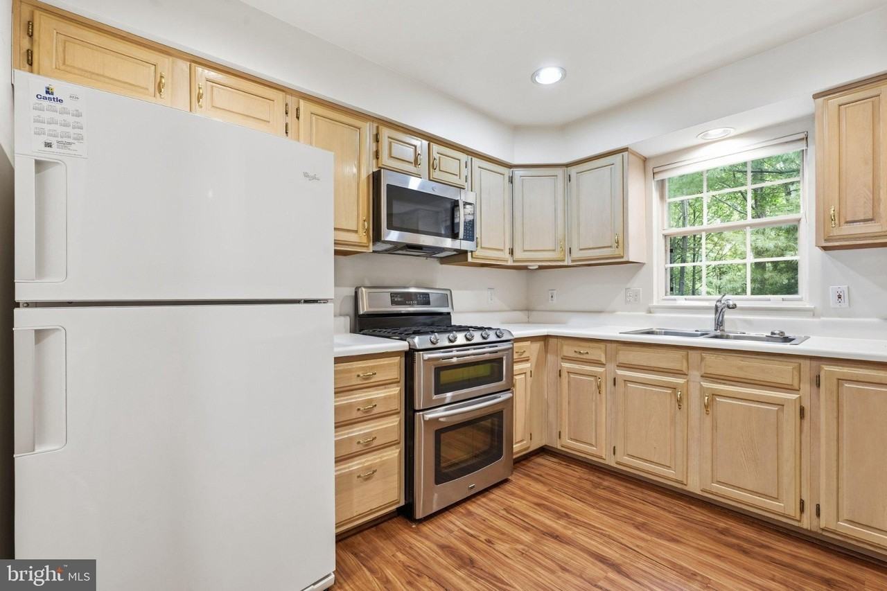 1414 Park Garden Ln - Photo 7 of 26