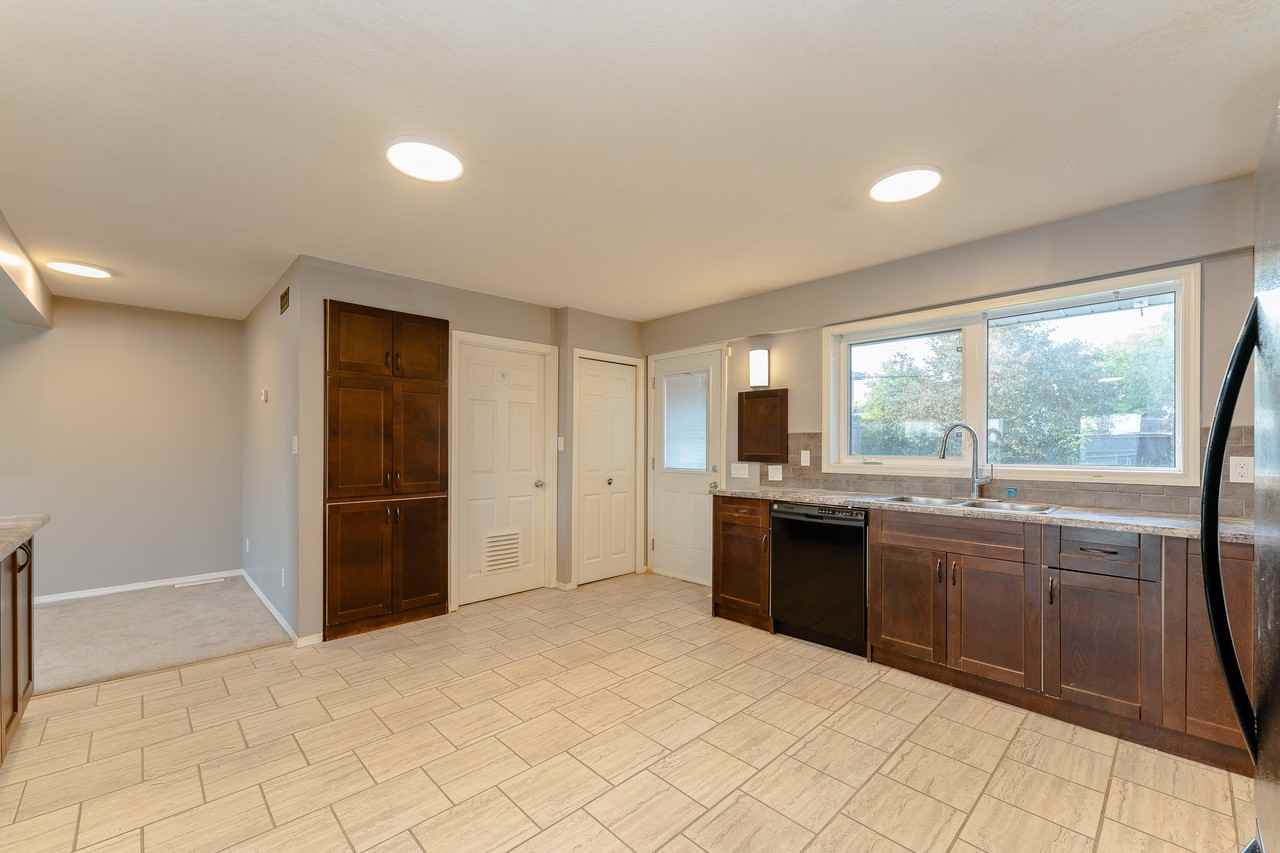10520 52 Avenue Northwest - Photo 7 of 17