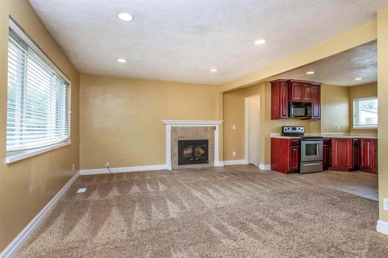 1585 W Rundquist Dr #1 - Photo 2 of 12