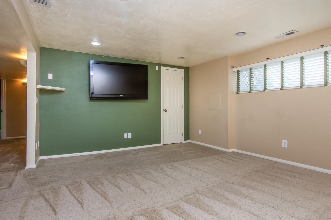 1585 W Rundquist Dr #1 - Photo 7 of 12
