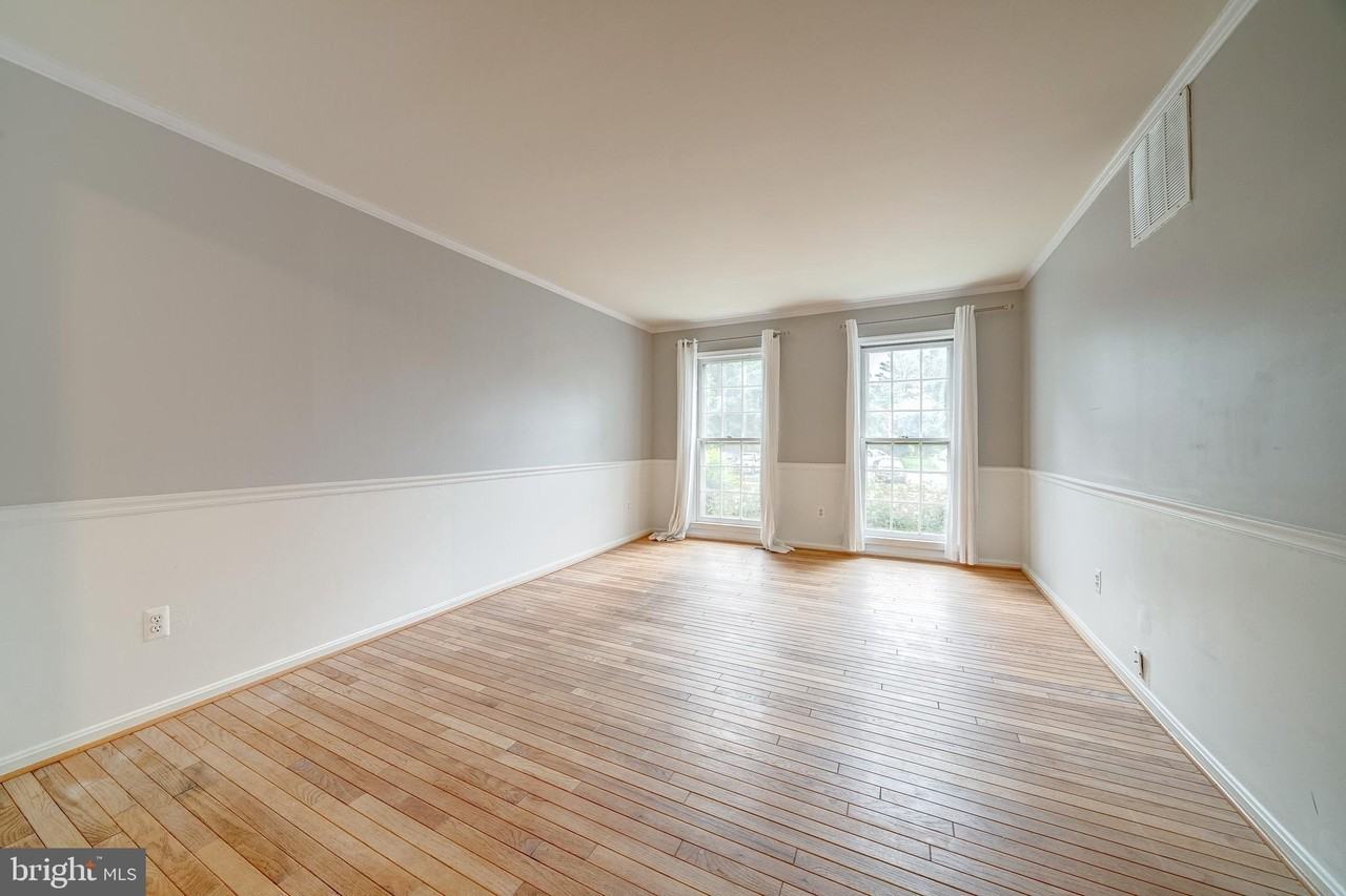 5465 Cheshire Meadows Way - Photo 4 of 34