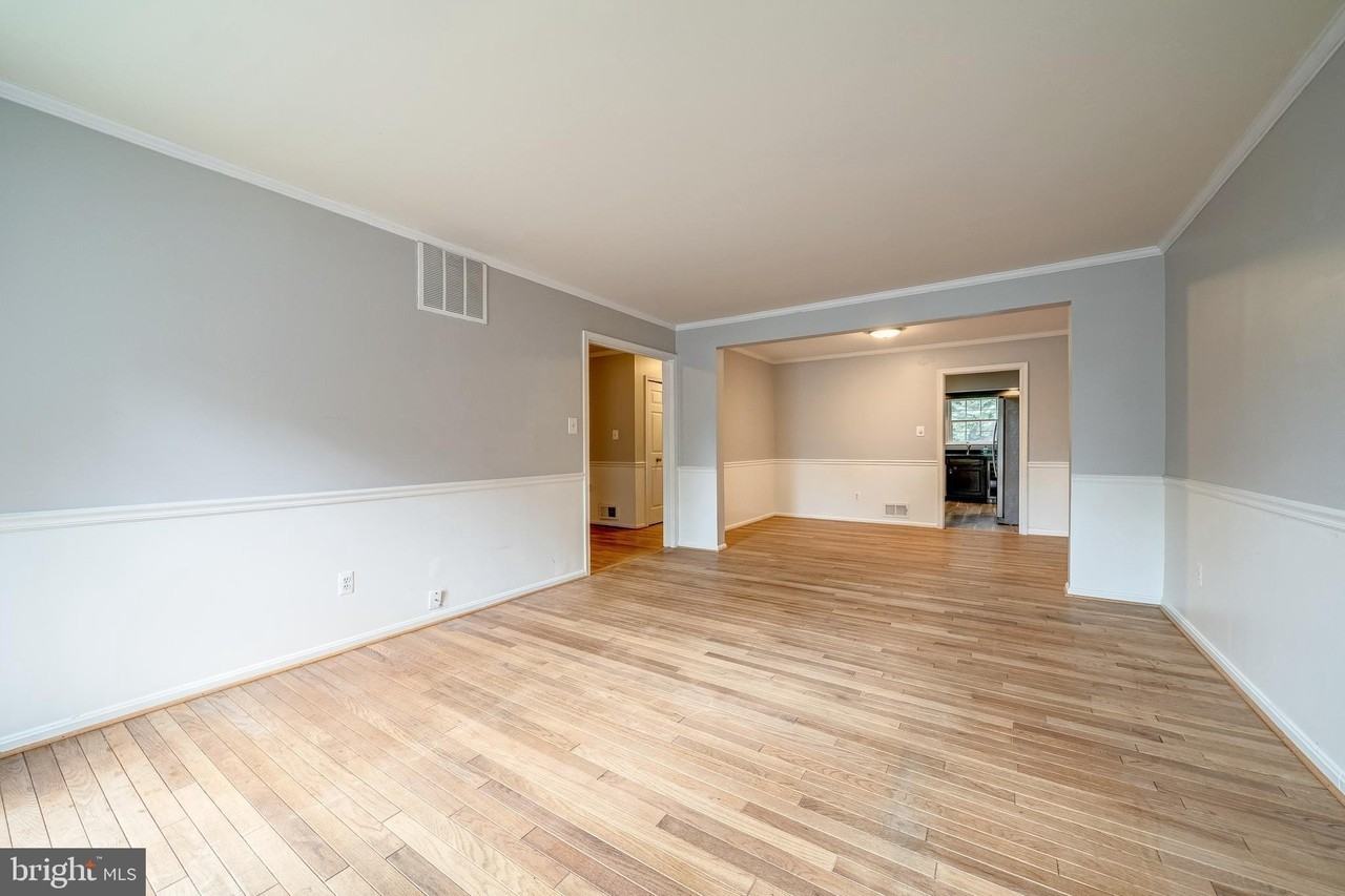5465 Cheshire Meadows Way - Photo 6 of 34