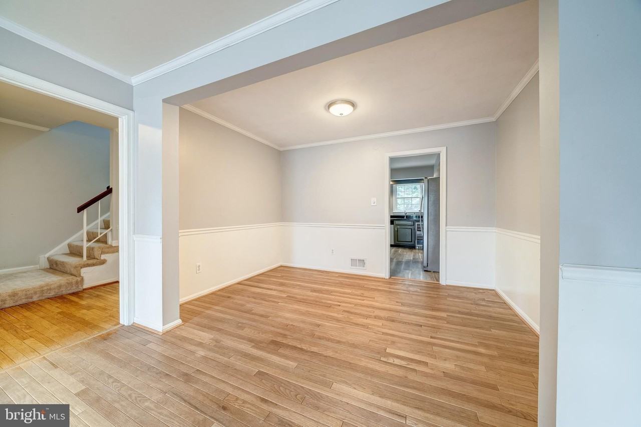 5465 Cheshire Meadows Way - Photo 7 of 34