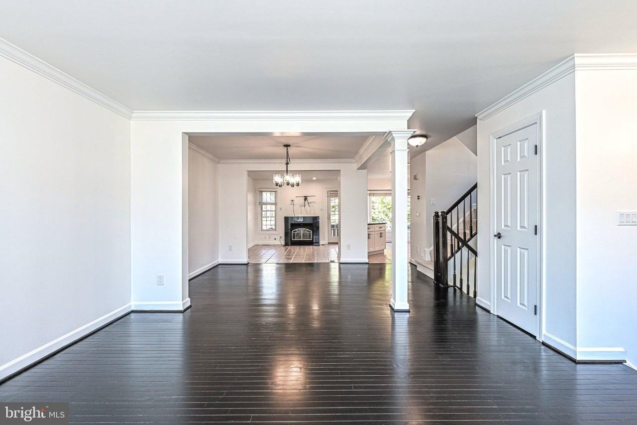 12700 Dogwood Hills Ln - Photo 3 of 50