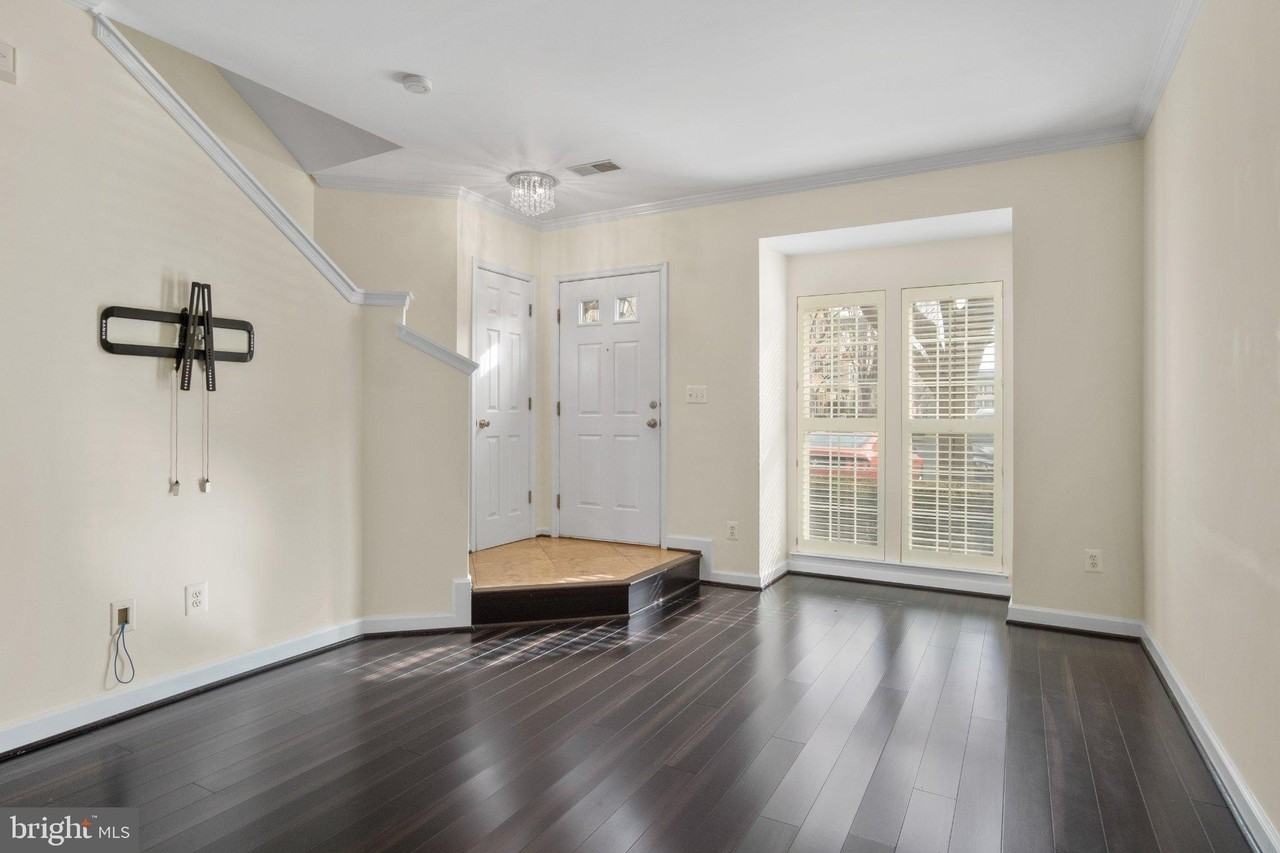 4384 Sutler Hill Sq - Photo 5 of 44