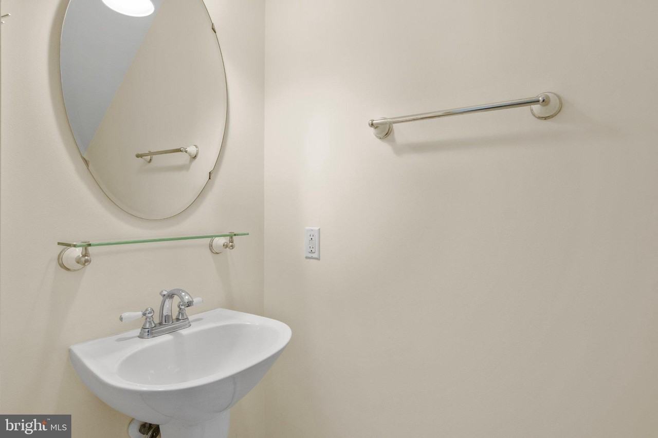 4384 Sutler Hill Sq - Photo 7 of 44