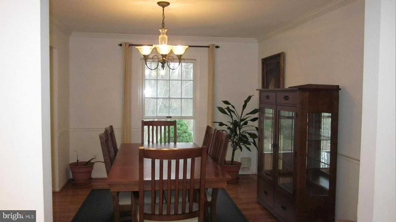 2211 Goldentree Way - Photo 7 of 26