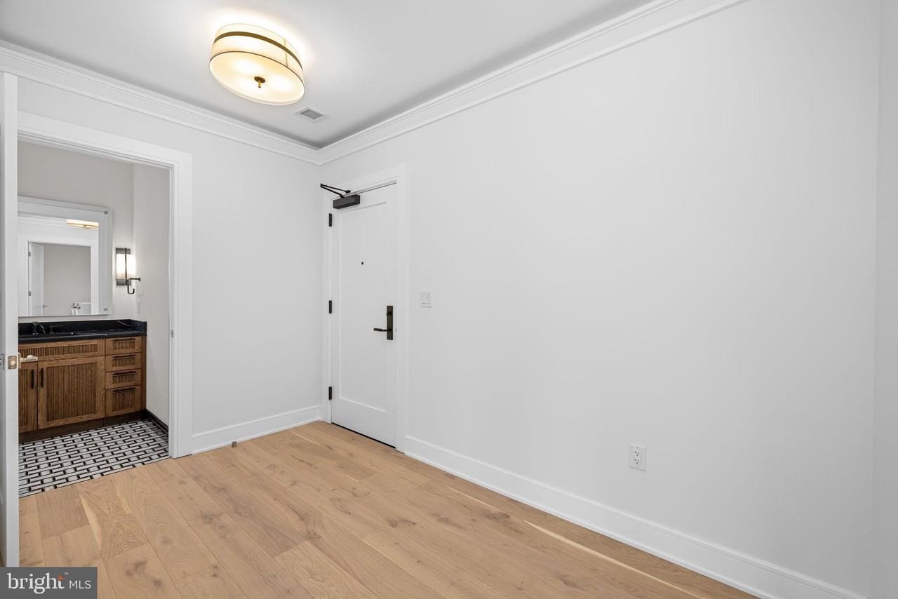 6718 Lowell Ave #801 - Photo 5 of 47