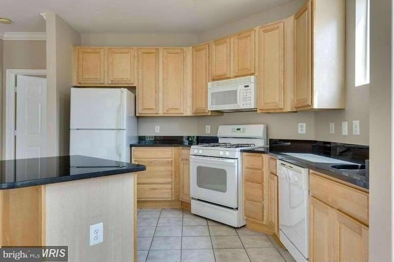 2765 Centerboro Dr #348 - Photo 3 of 14