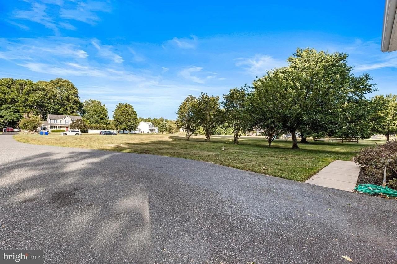6835 Anderson Ct - Photo 6 of 50