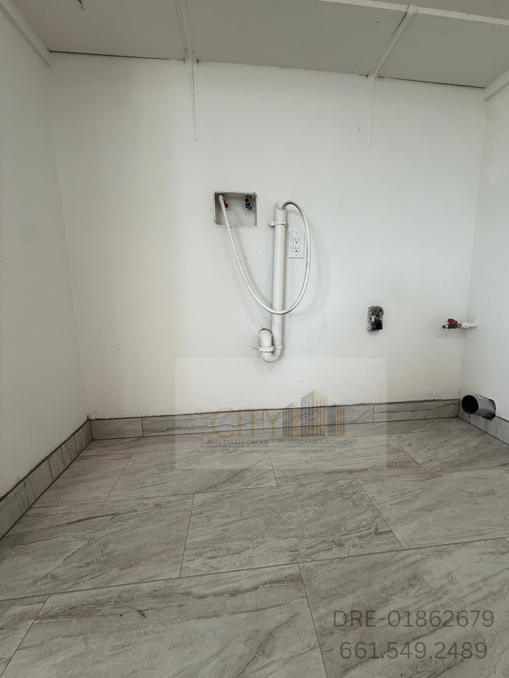 316 S Oswell St #A - Photo 7 of 10