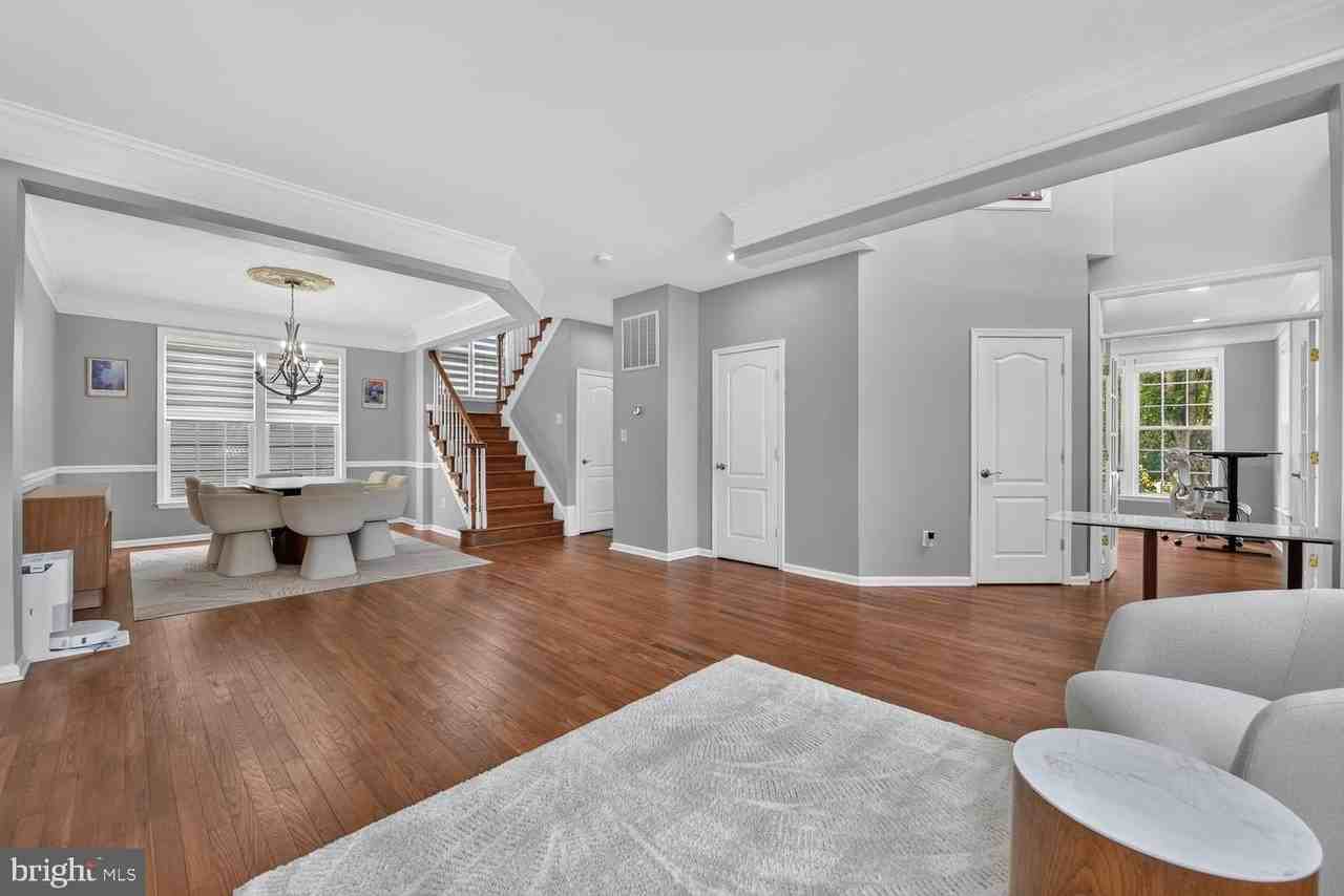 43314 Fullerton St - Photo 5 of 32