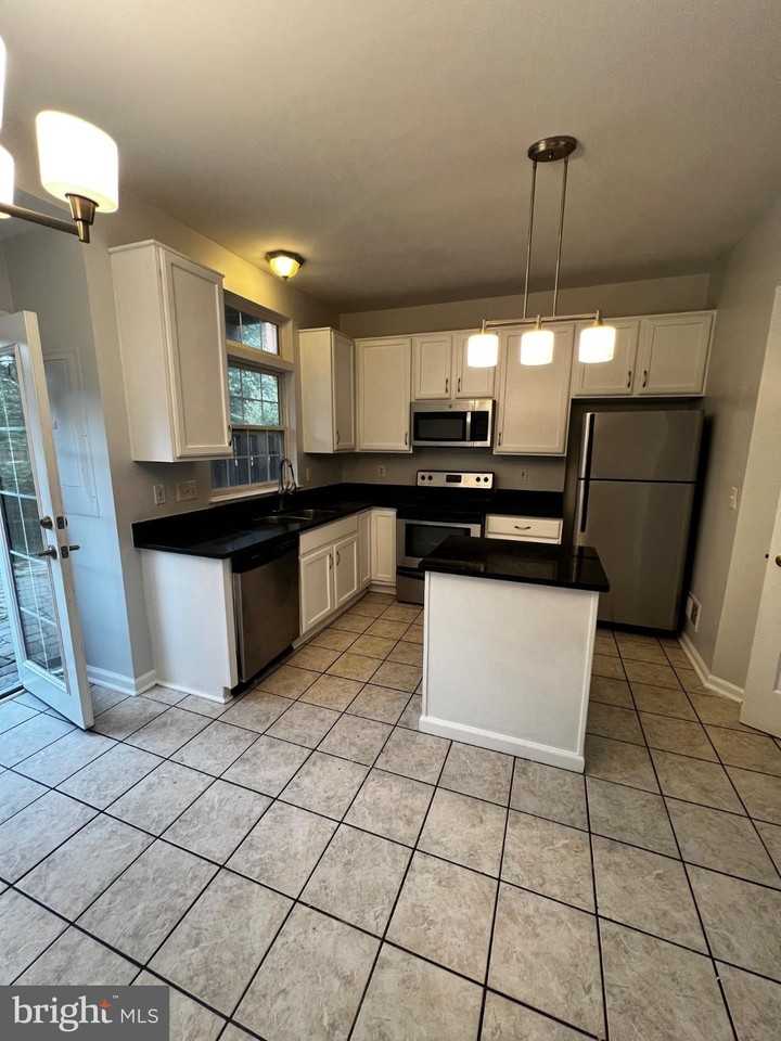 44211 Litchfield Ter - Photo 5 of 21