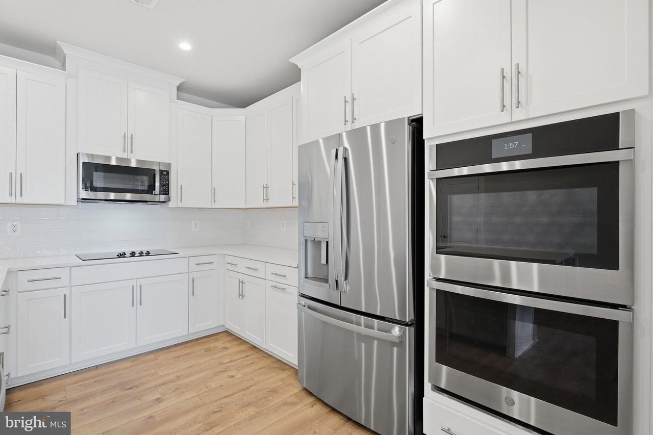 44481 Wolfhound Sq - Photo 5 of 37