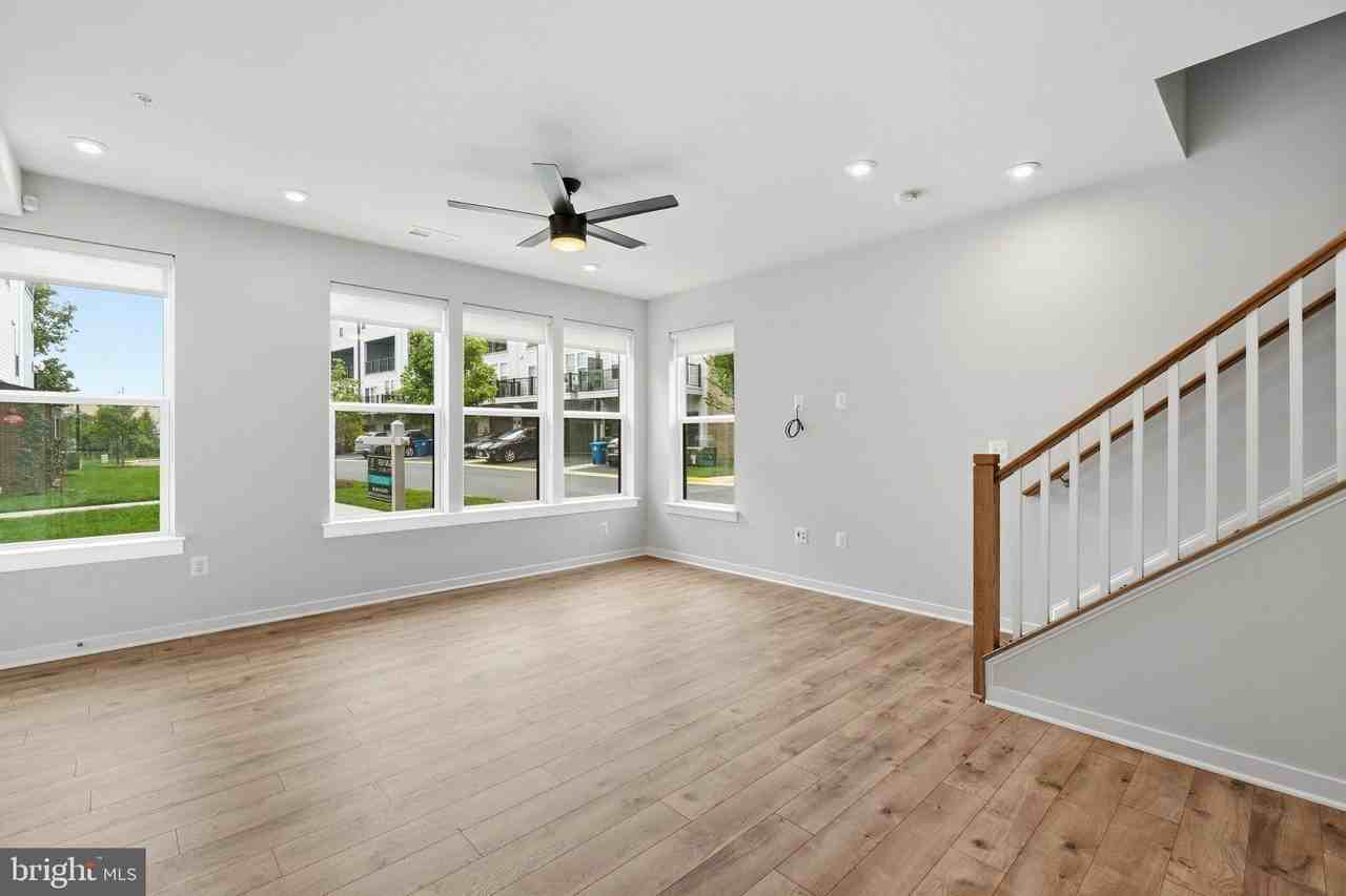 44481 Wolfhound Sq - Photo 7 of 25