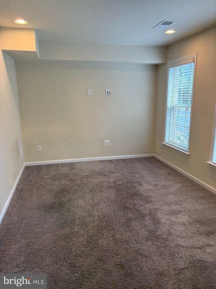 9244 Prescott Ave - Photo 2 of 20