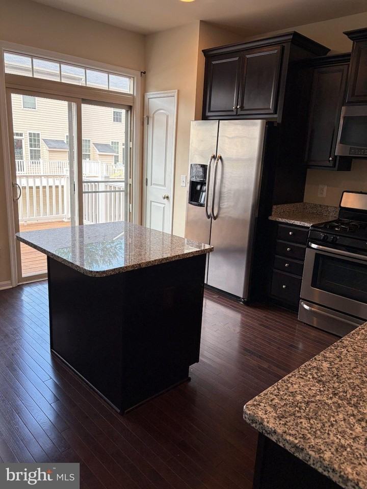 9244 Prescott Ave - Photo 5 of 20