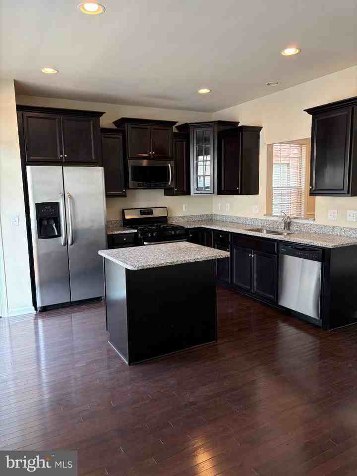 9244 Prescott Ave - Photo 6 of 20