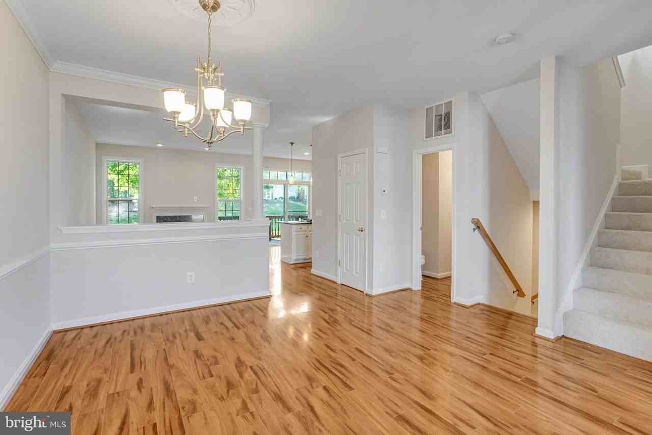 15519 Exmore Ct - Photo 3 of 38