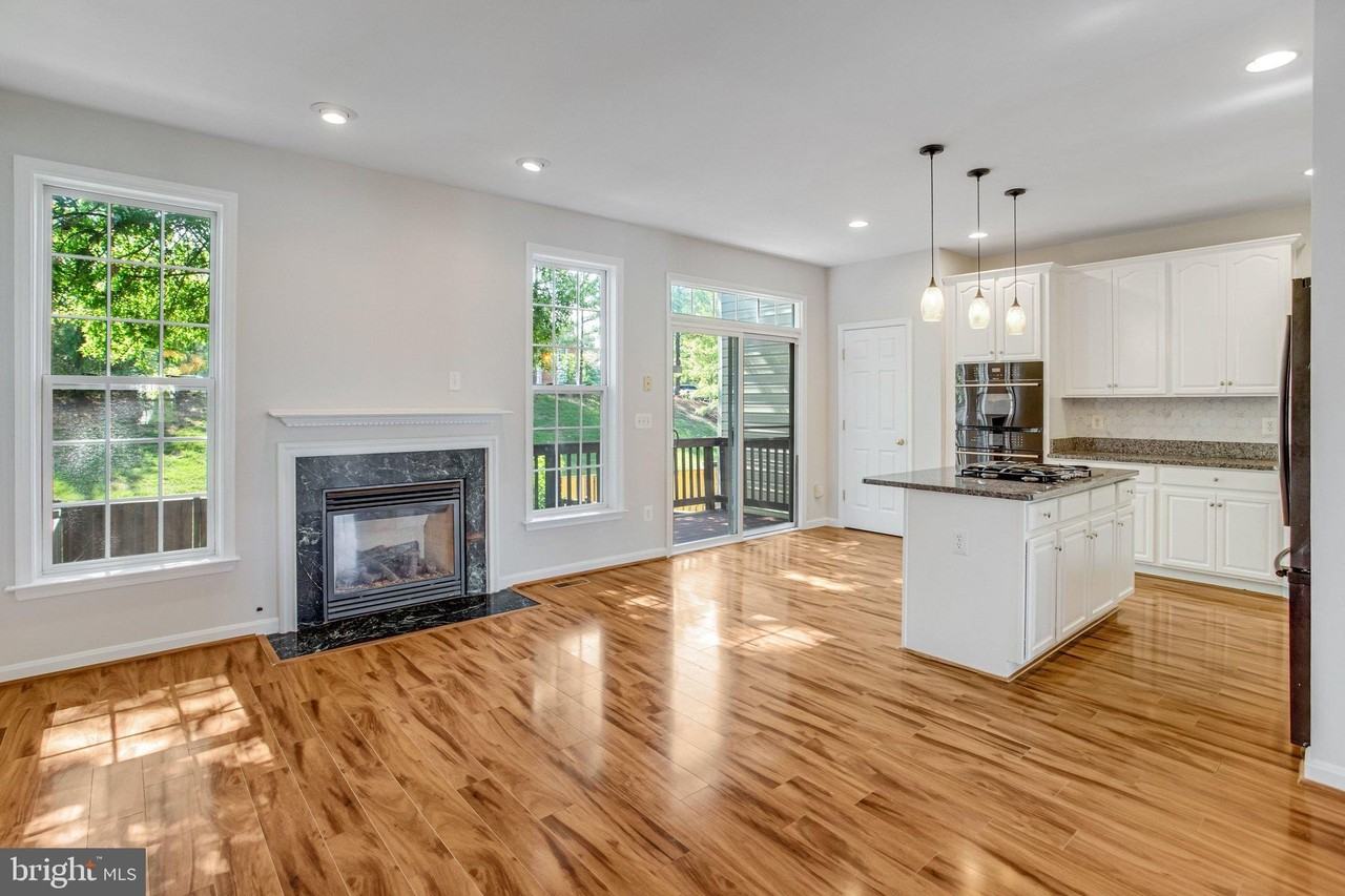 15519 Exmore Ct - Photo 6 of 38