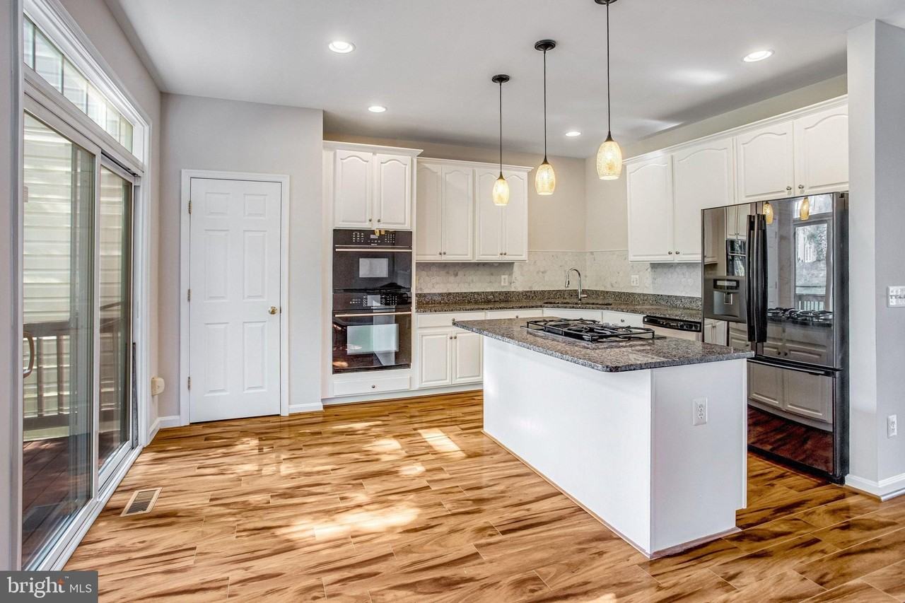 15519 Exmore Ct - Photo 7 of 38