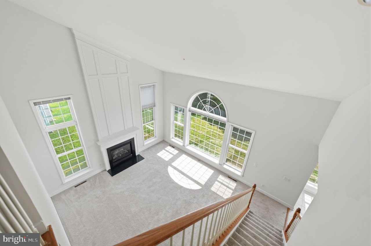 9549 Mountwood Dr - Photo 5 of 32