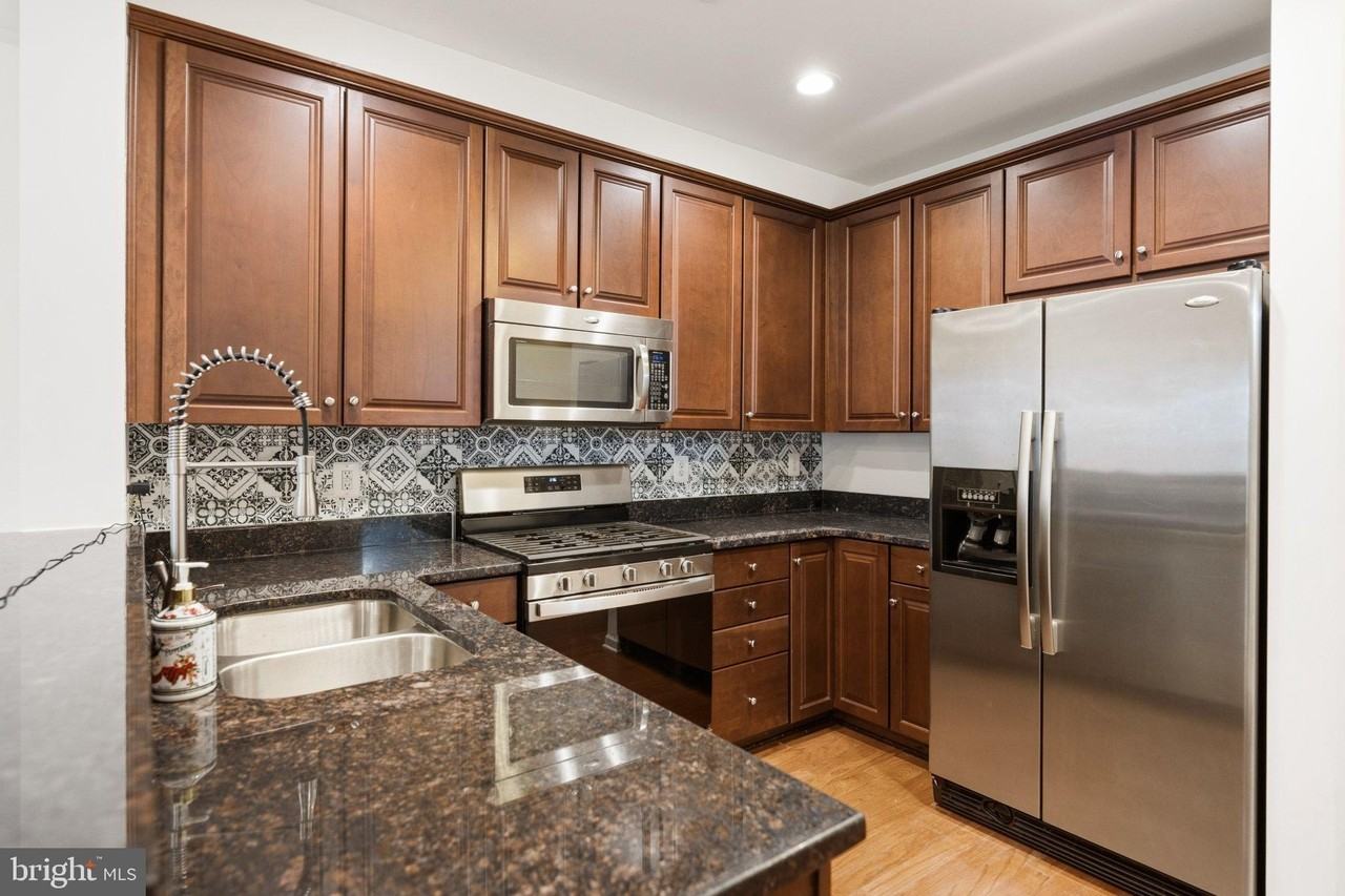 15259 Leicestershire St - Photo 7 of 30
