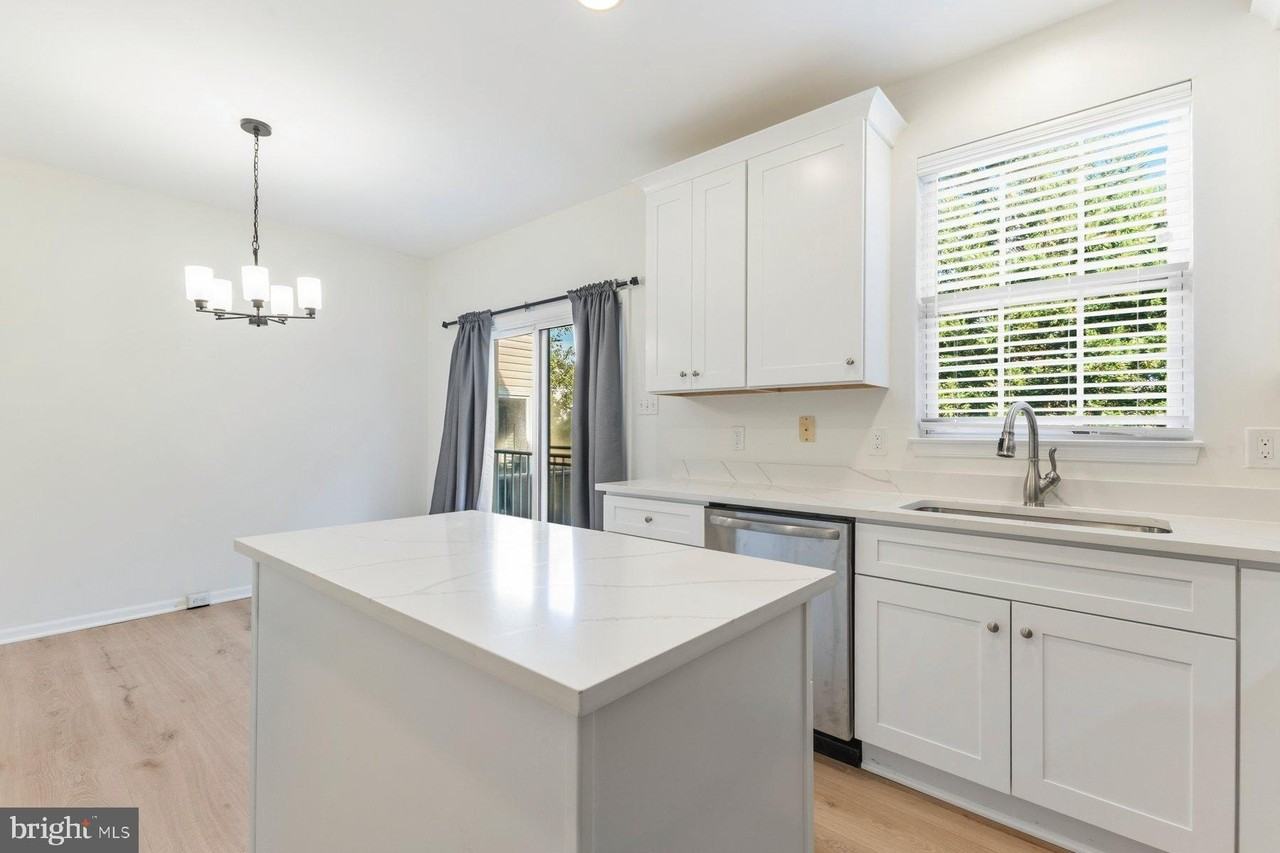 9727 Faber Ln - Photo 4 of 23