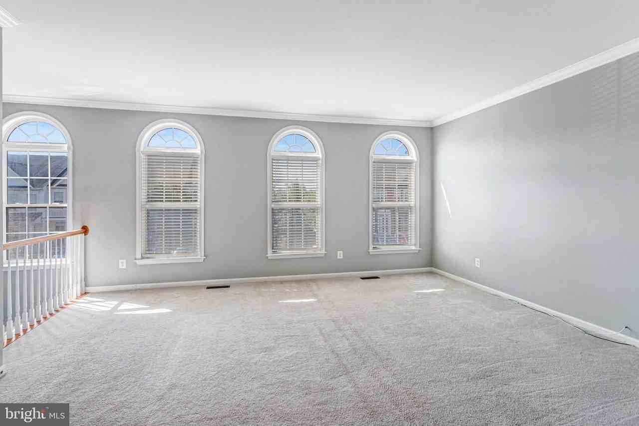 15657 William Bayliss Ct - Photo 5 of 41
