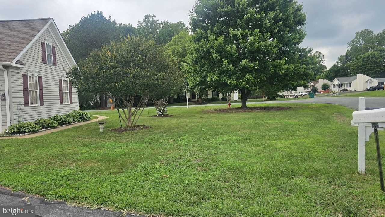 10415 Kings Cove Ct - Photo 2 of 3