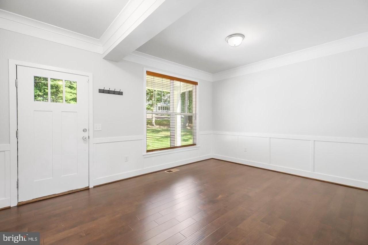 11802 Wilderness Park Dr - Photo 6 of 34