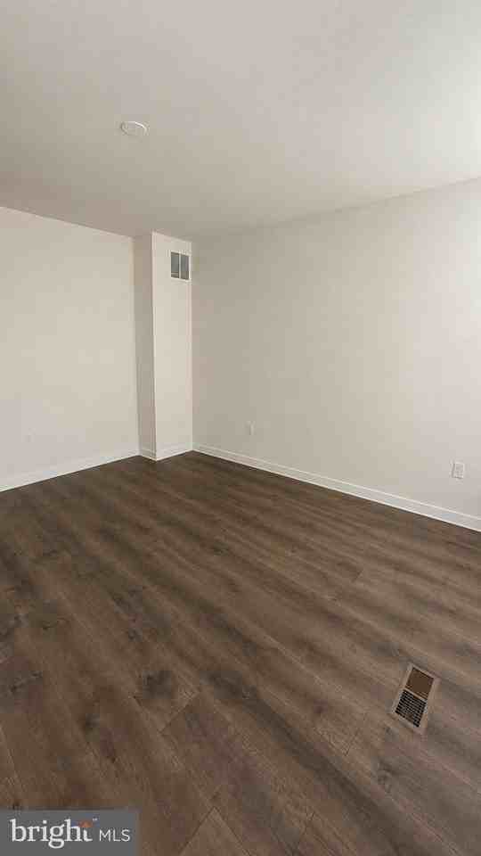 402 Honeyberry Ln - Photo 6 of 9