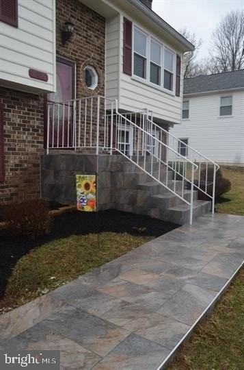 306 Huckstep Ave - Photo 4 of 33