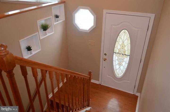 306 Huckstep Ave - Photo 5 of 33